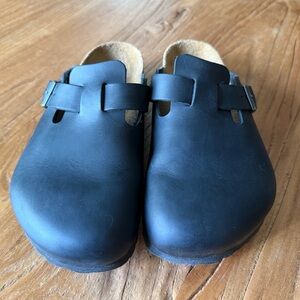 Birkenstock Boston clogs in black oiled leather - size 40
